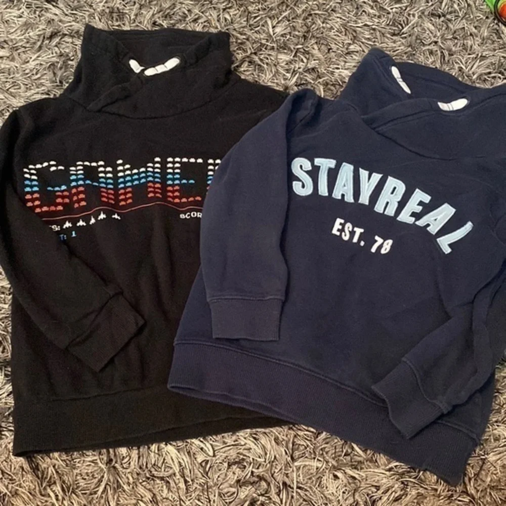 Boys H&M mock neck sweatshirts gently used 4-6 years.